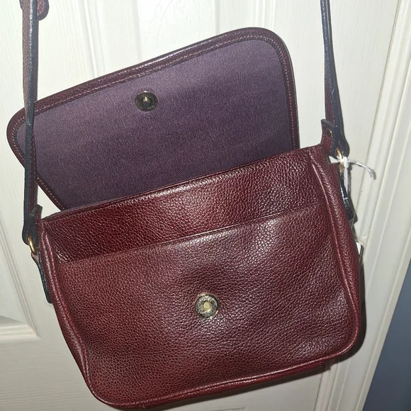 Vintage Aigner Elegant Burgundy Leather Crossbody Bag - Picture 7 of 11